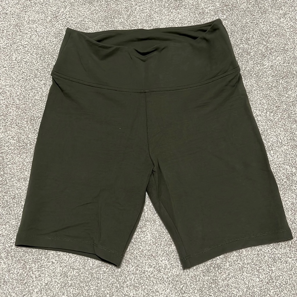 Lou & Grey High Waist Biker Shorts